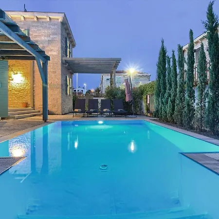 Mit Privatpool Fuer 8 Personen Ca 140 Qm In Liznjan, Istrien Suedkueste Von Istrien Holiday home *