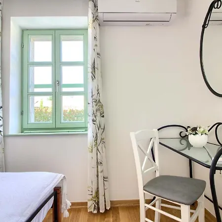 Mit Privatpool Fuer 8 Personen Ca 140 Qm In Liznjan, Istrien Suedkueste Von Istrien Holiday home Liznjan
