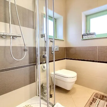 Mit Privatpool Fuer 8 Personen Ca 140 Qm In Liznjan, Istrien Suedkueste Von Istrien Liznjan